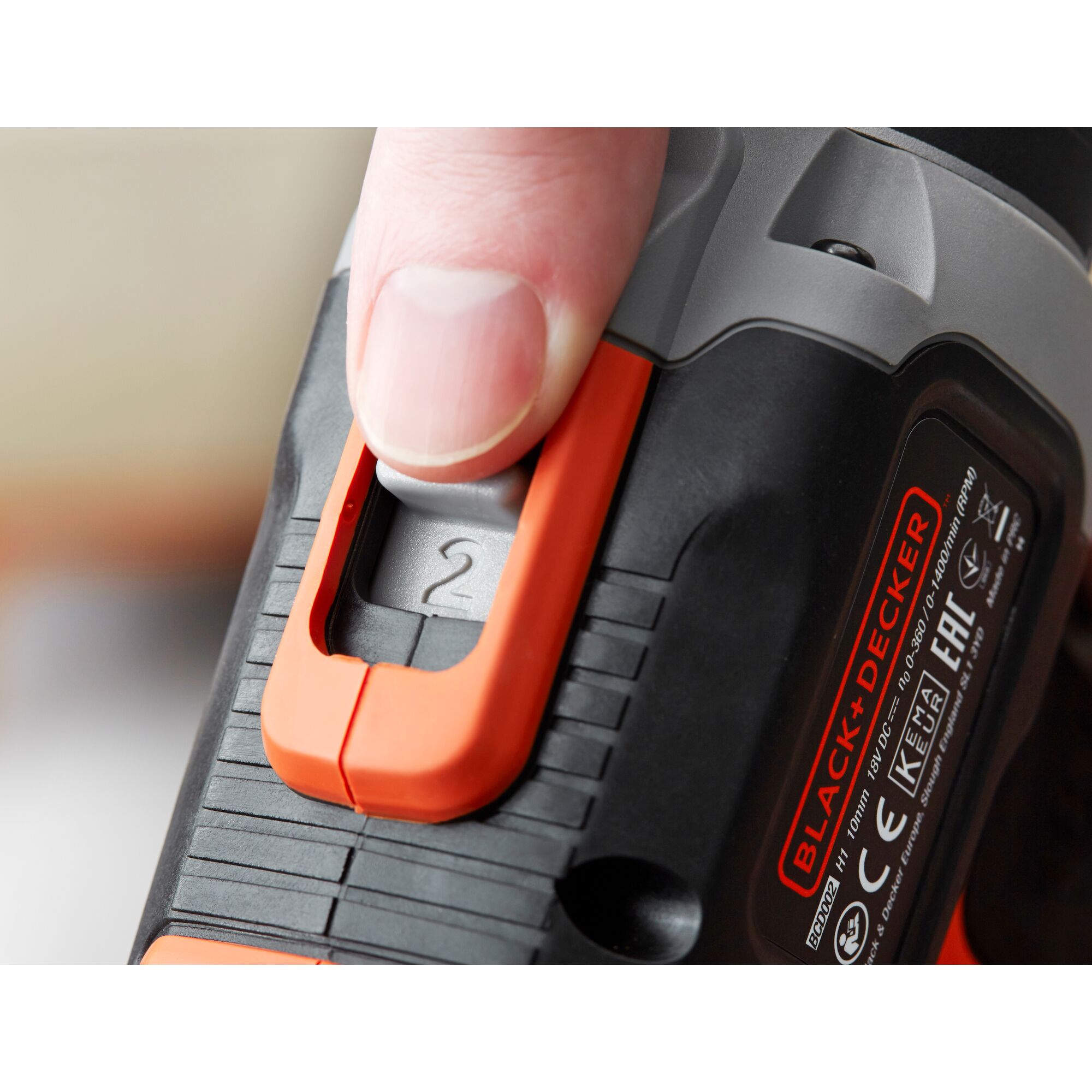 Black decker drill online 18v charger