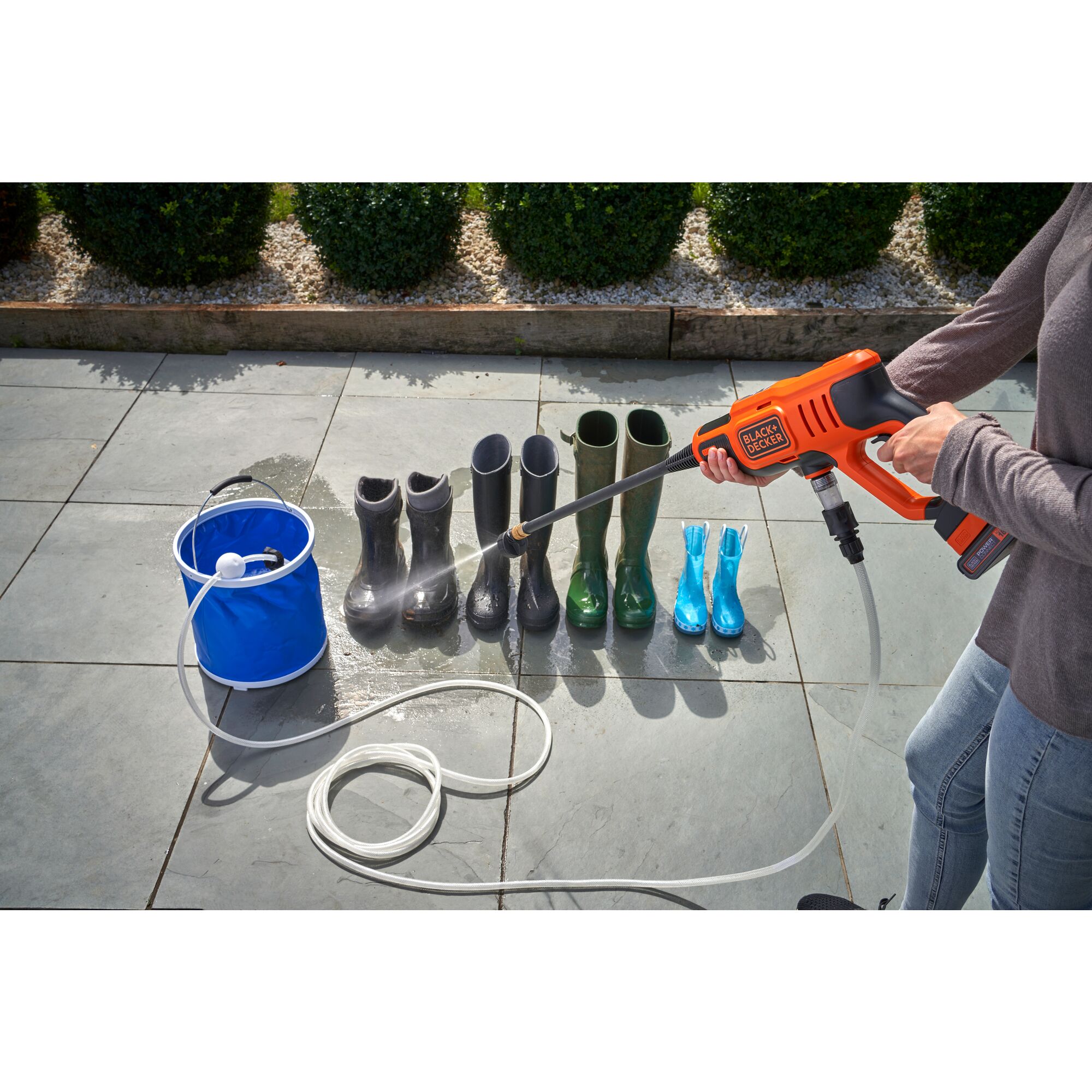 Black and decker discount battery pressure washer