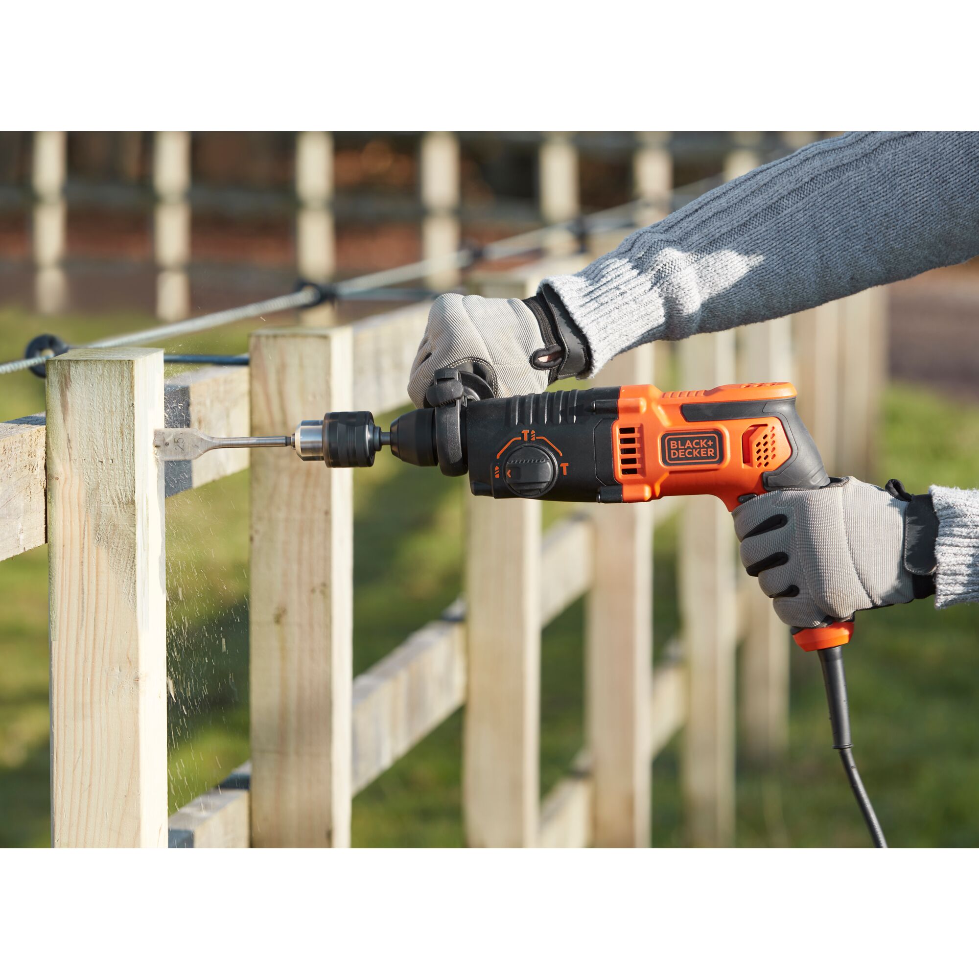 Black and decker 2025 sds hammer drill