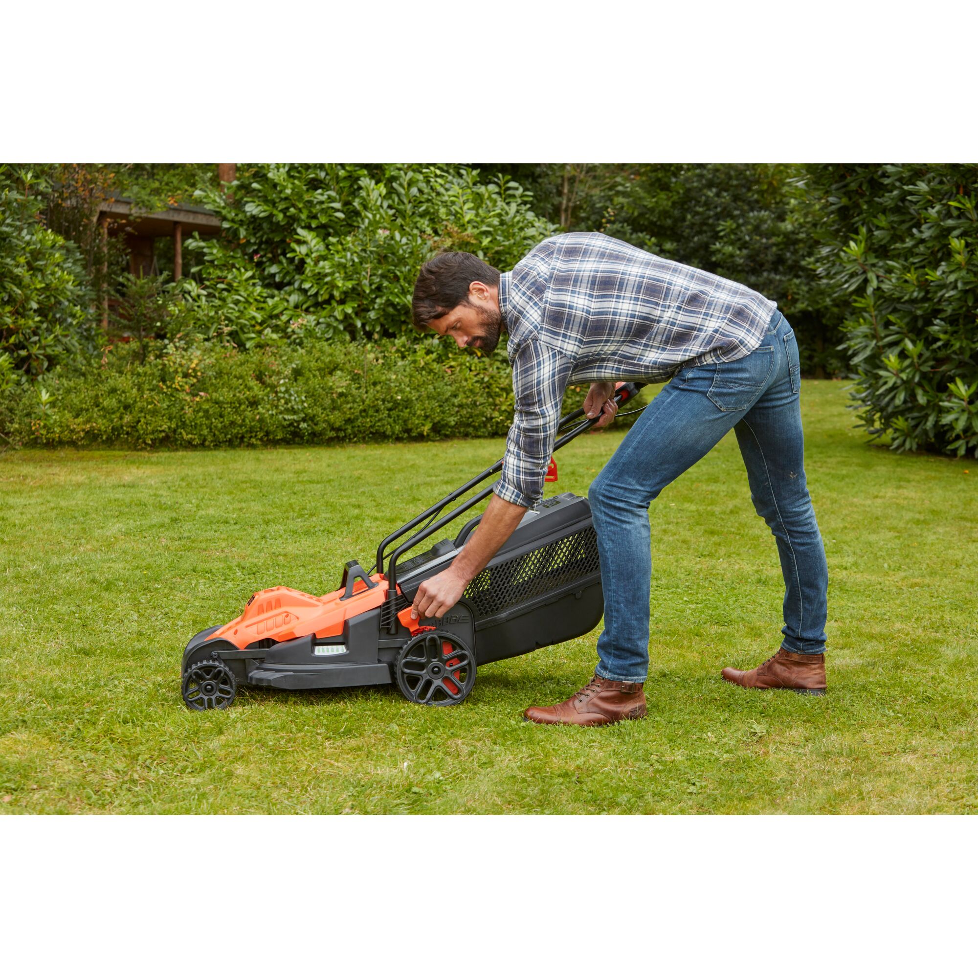 Black & decker edgemax best sale 1800w 42cm push mower