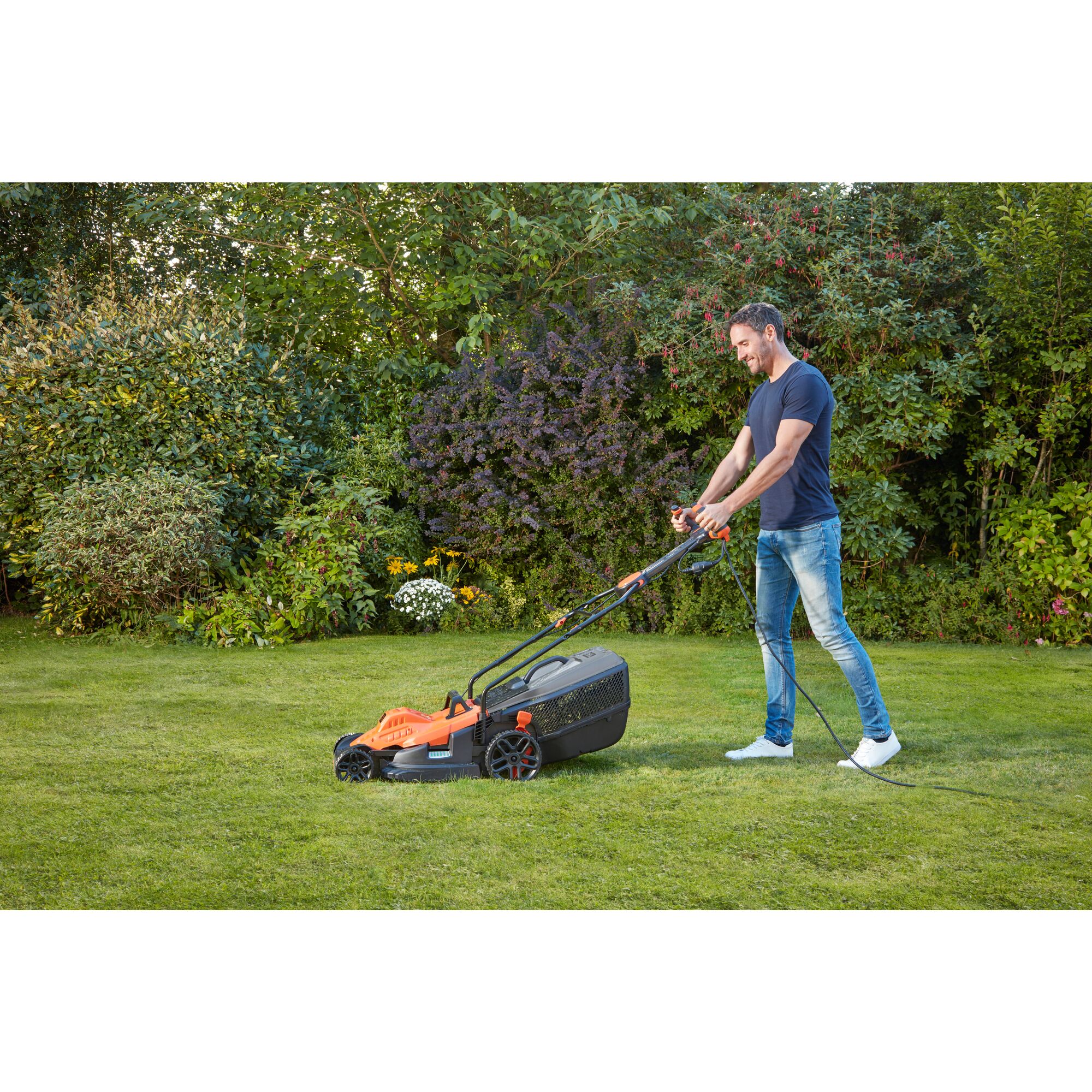 Black & decker edgemax best sale 1800w 42cm push mower