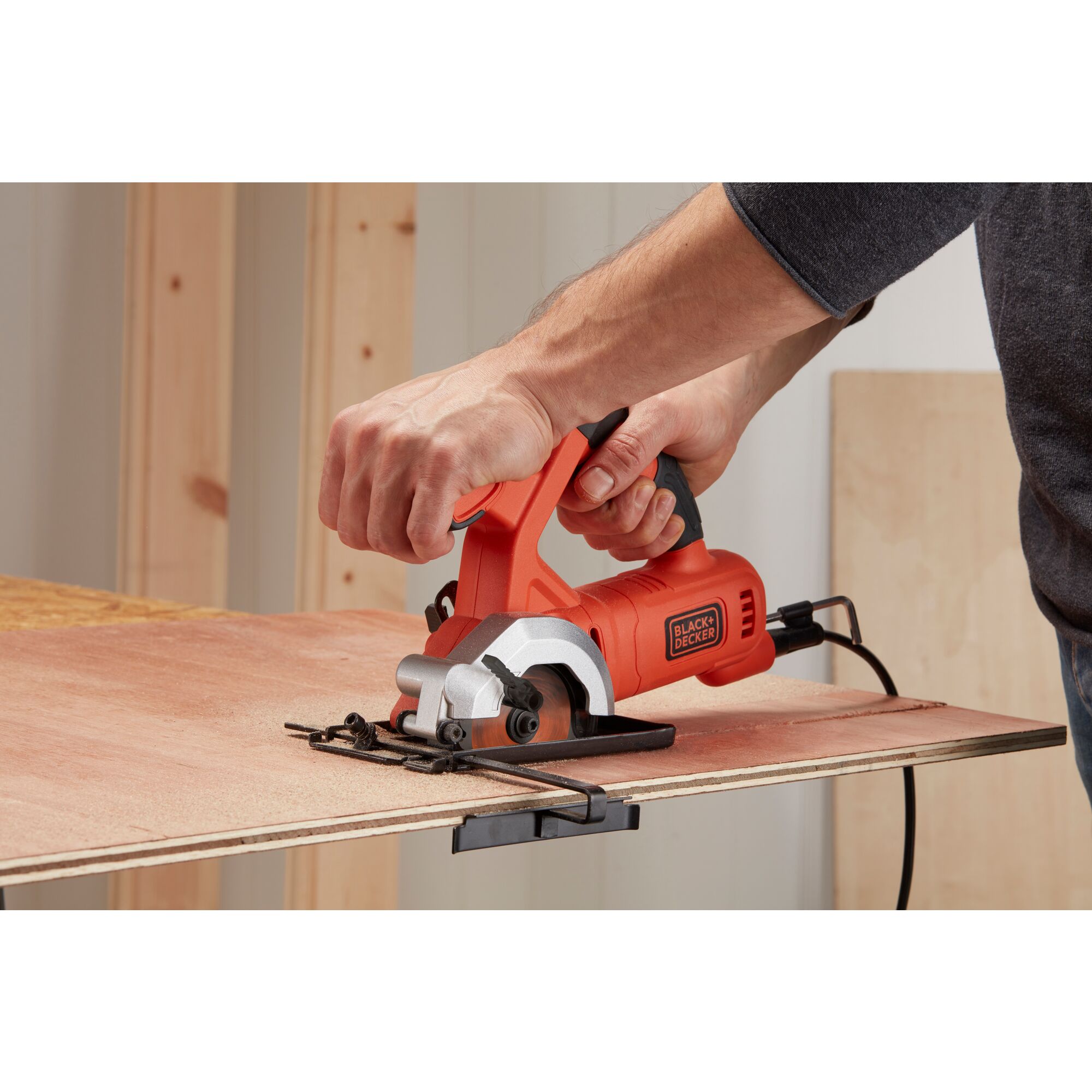 Black decker deals mini circular saw