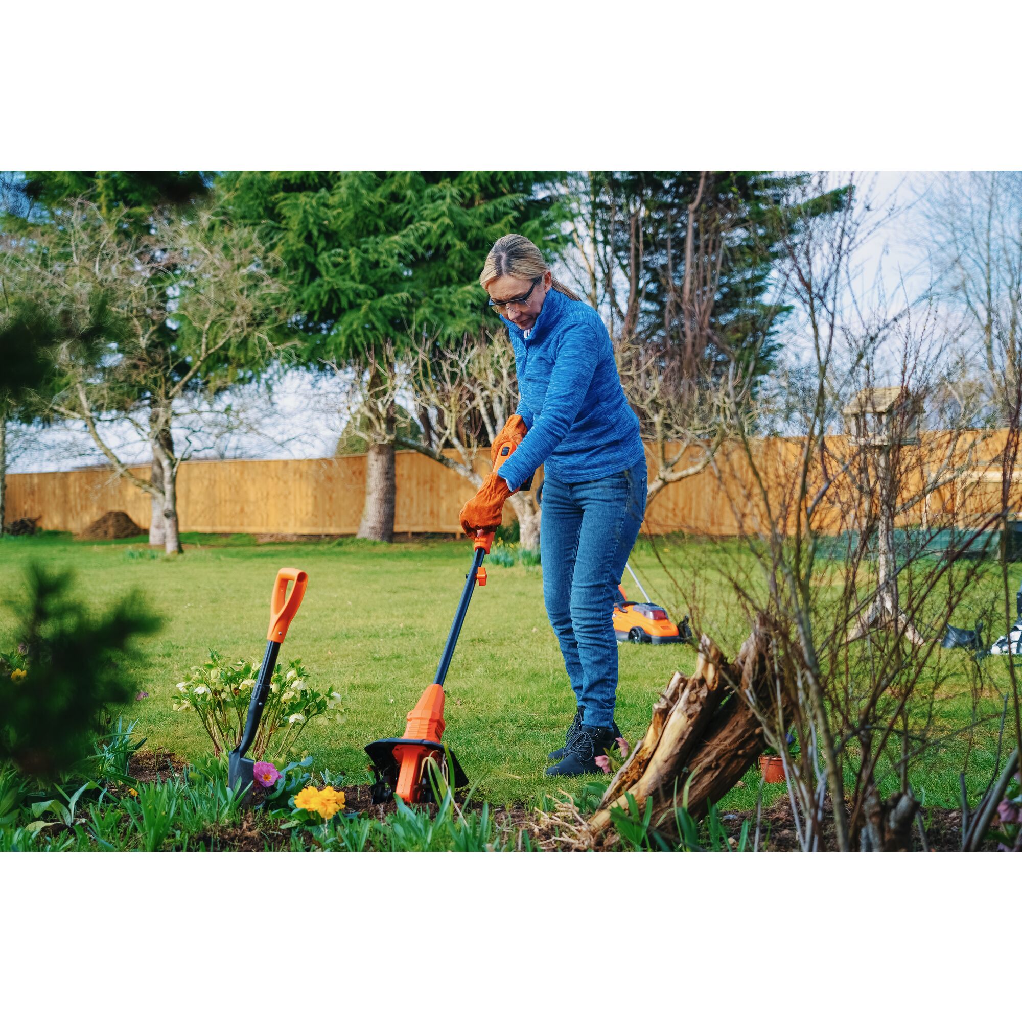 B D 18V Tiller Loaded BLACK DECKER