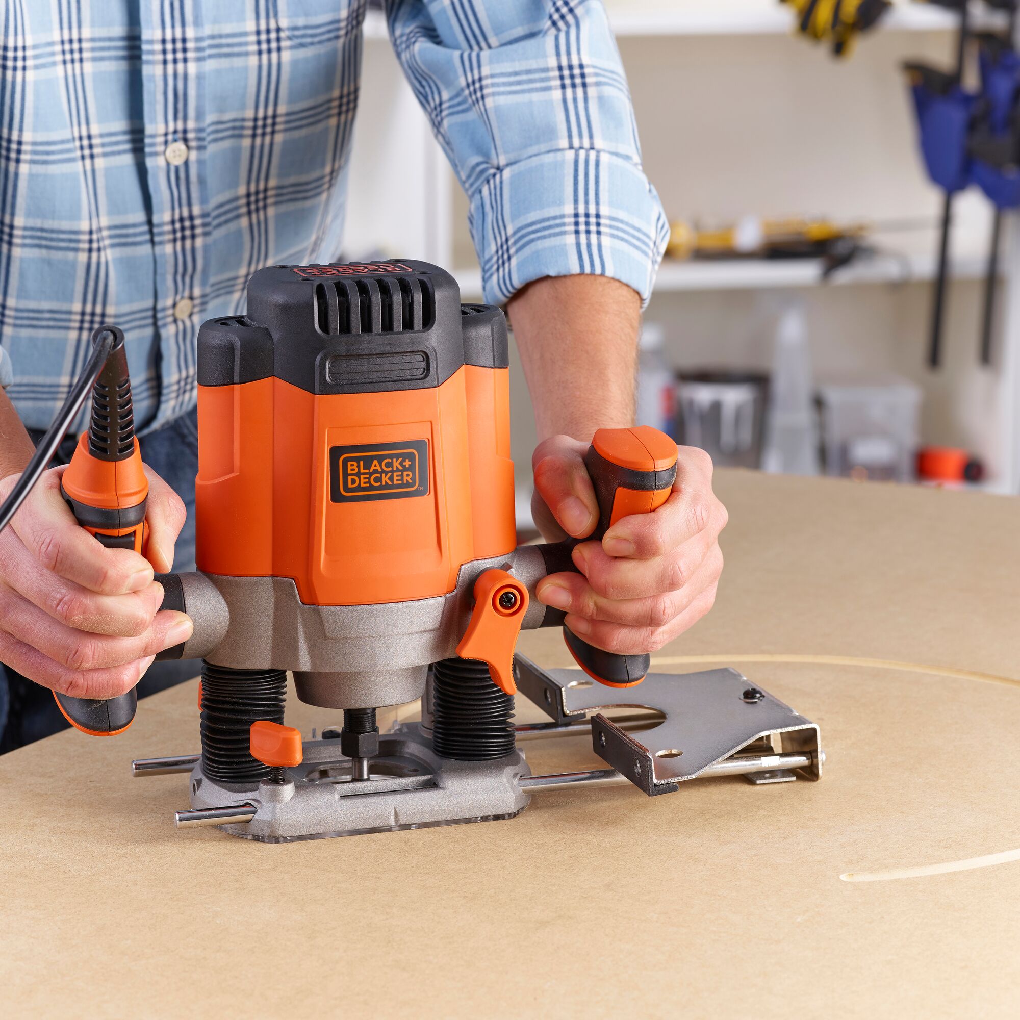 Black and decker plunge outlet router