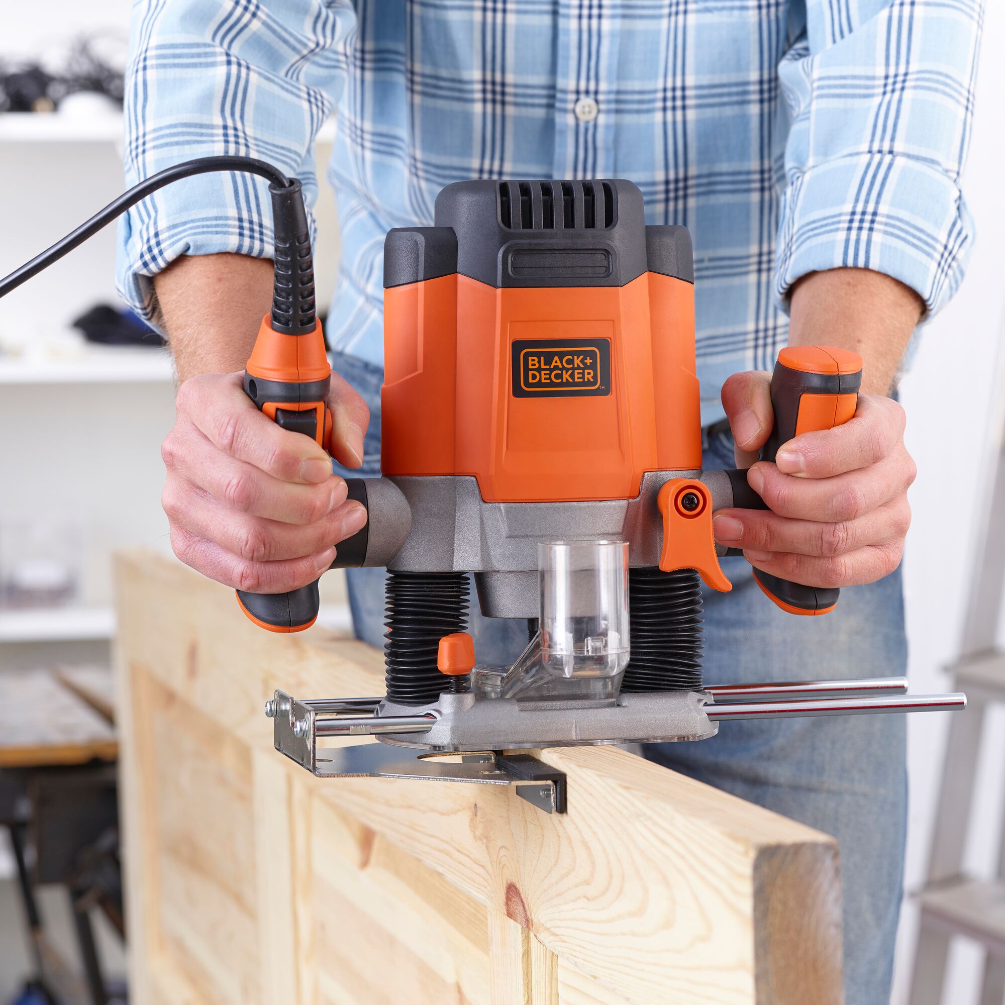 Black & store decker plunge router